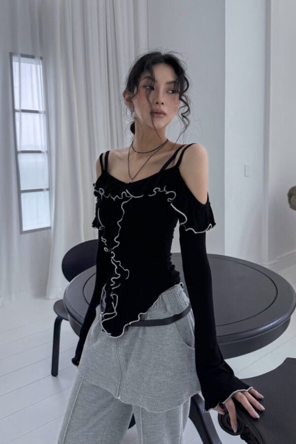 露肩拼色荷葉邊喇叭袖T恤-1