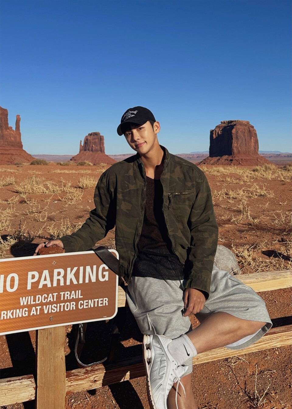 迷彩短版立領雙拉鏈外套