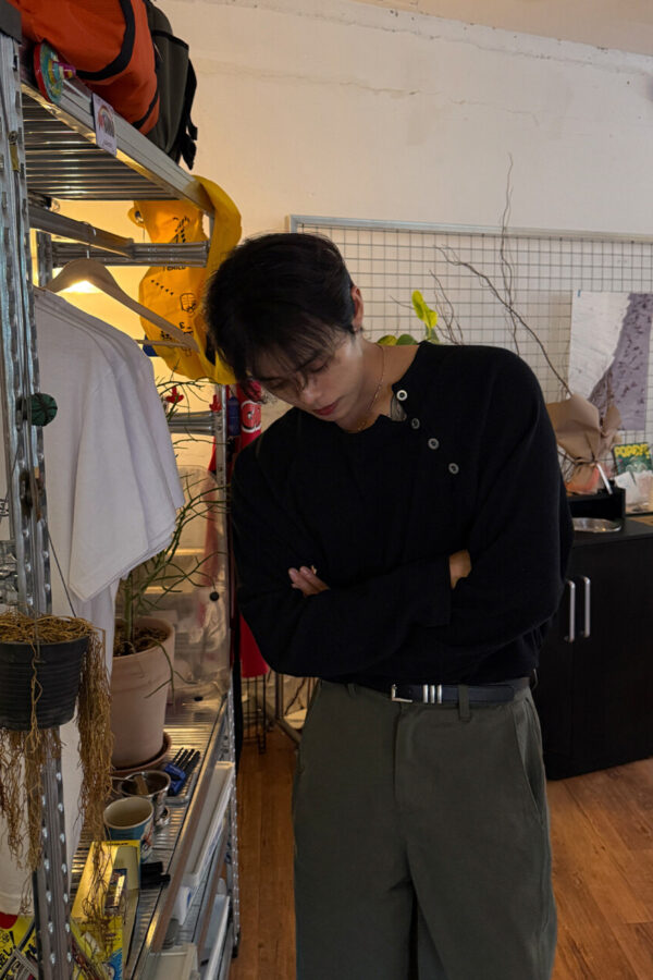 側扣亨立領長袖