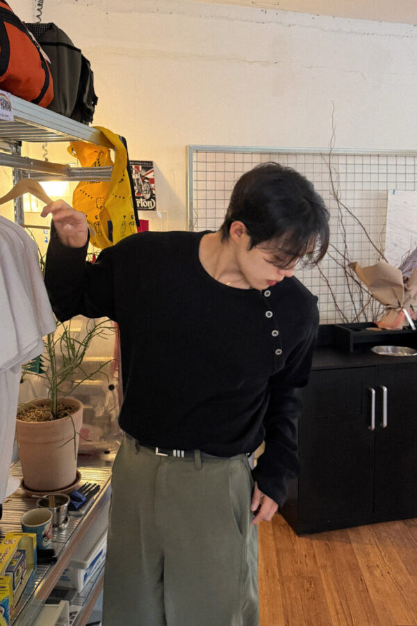 側扣亨立領長袖-1