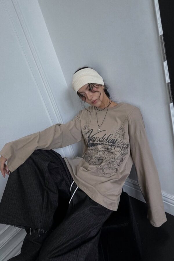 字母花朵墊肩T恤-1