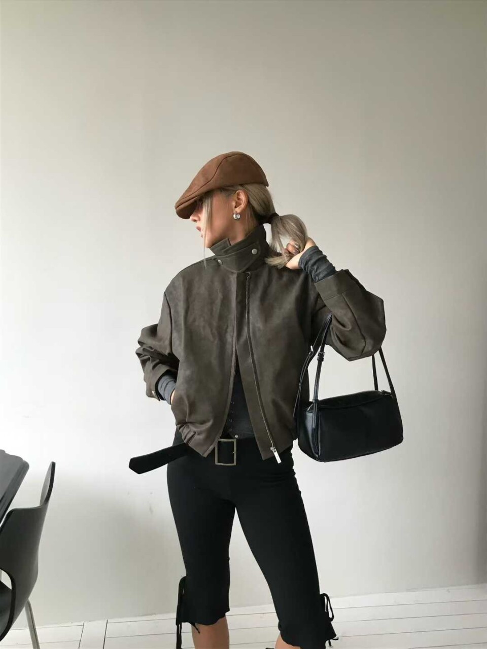 寬鬆立領皮衣外套-4