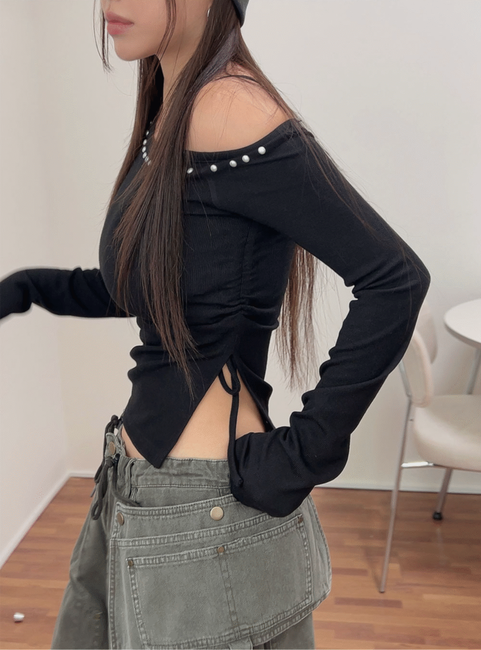 不對稱鉚釘露肩T恤-3