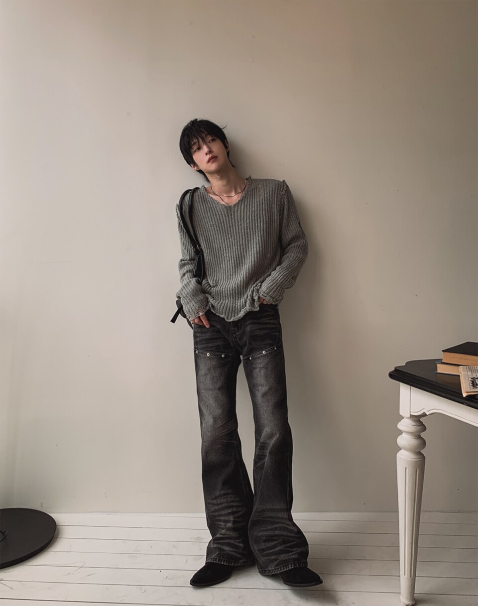 复古铆钉微喇牛仔裤