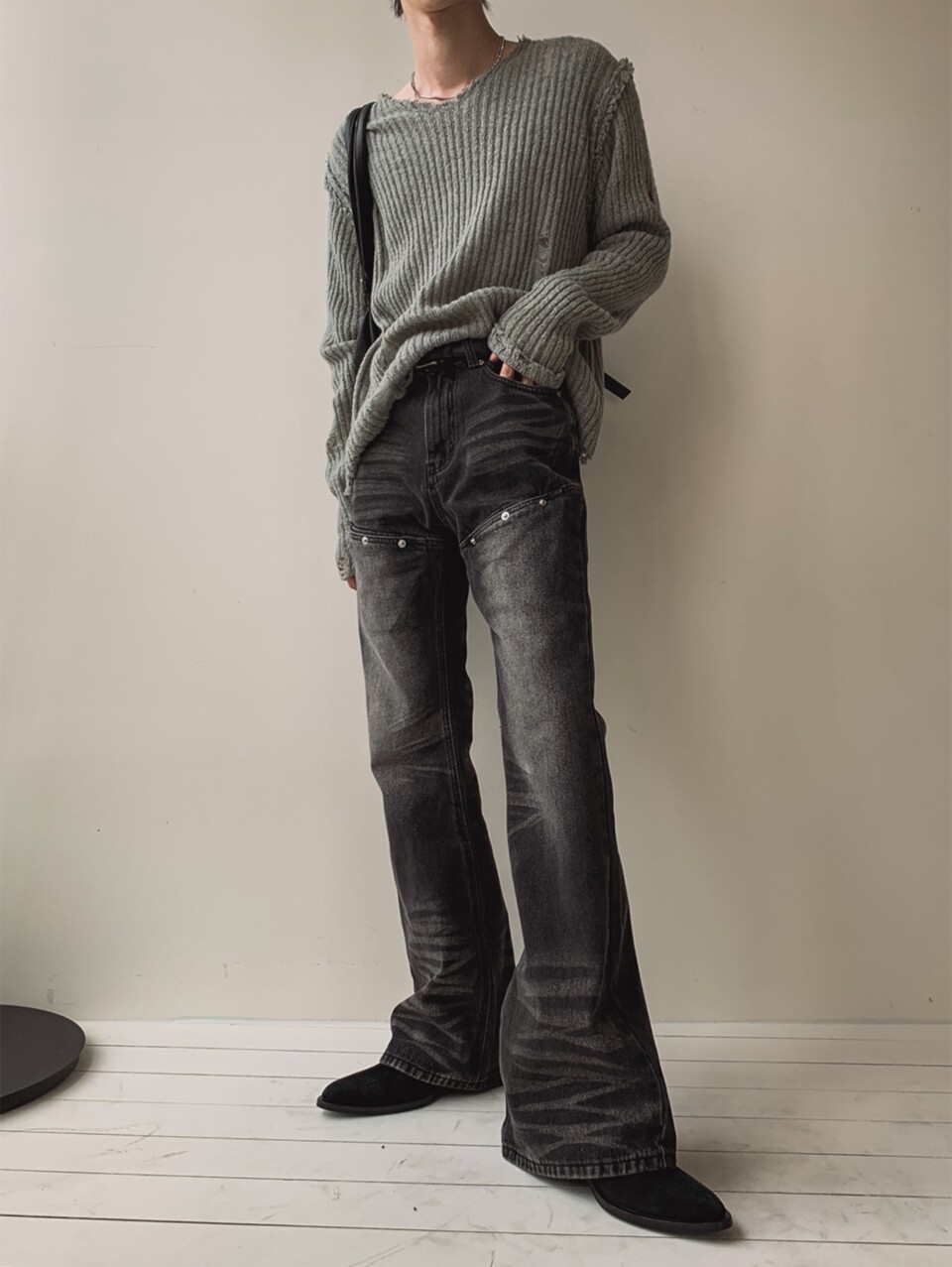 复古铆钉微喇牛仔裤-3