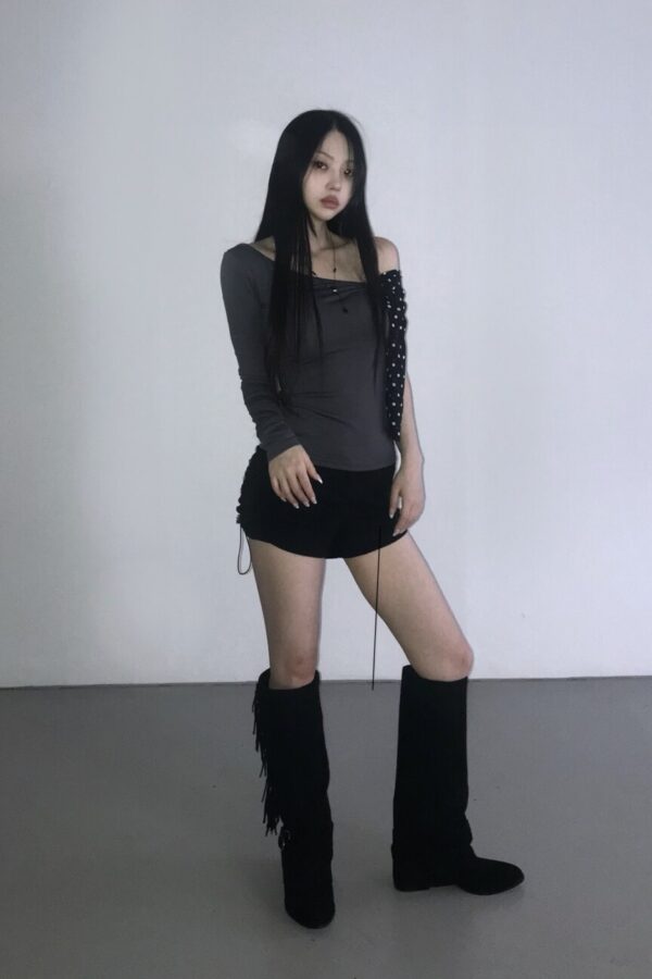 露肩斜領波點絲巾T恤