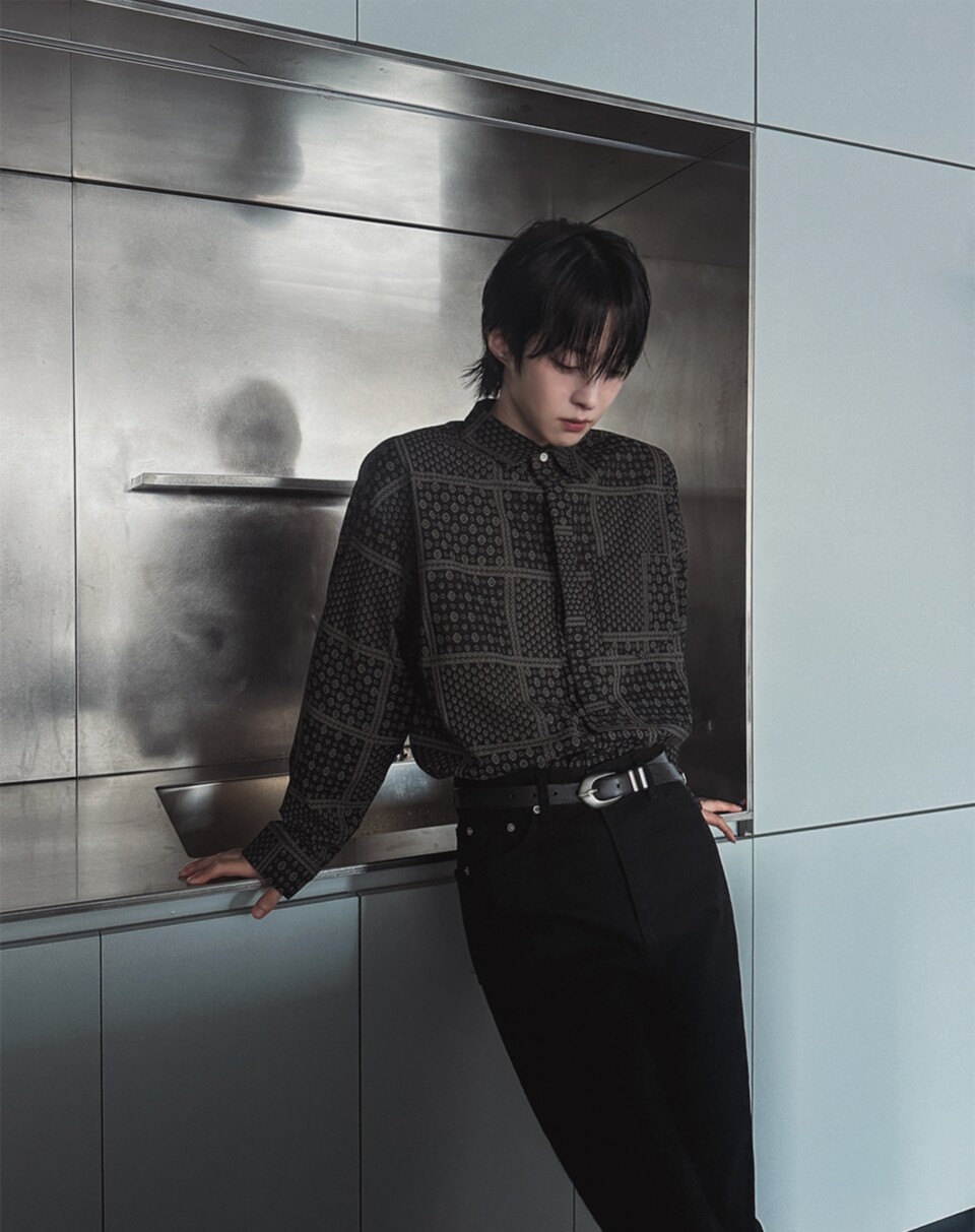 設計款腰果花領帶襯衫-3