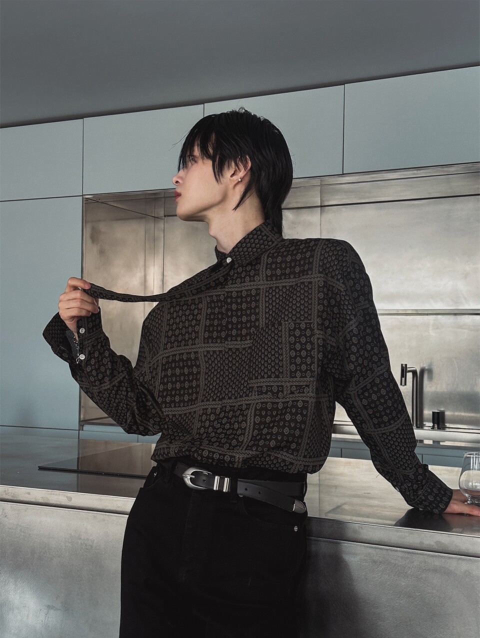 設計款腰果花領帶襯衫-2