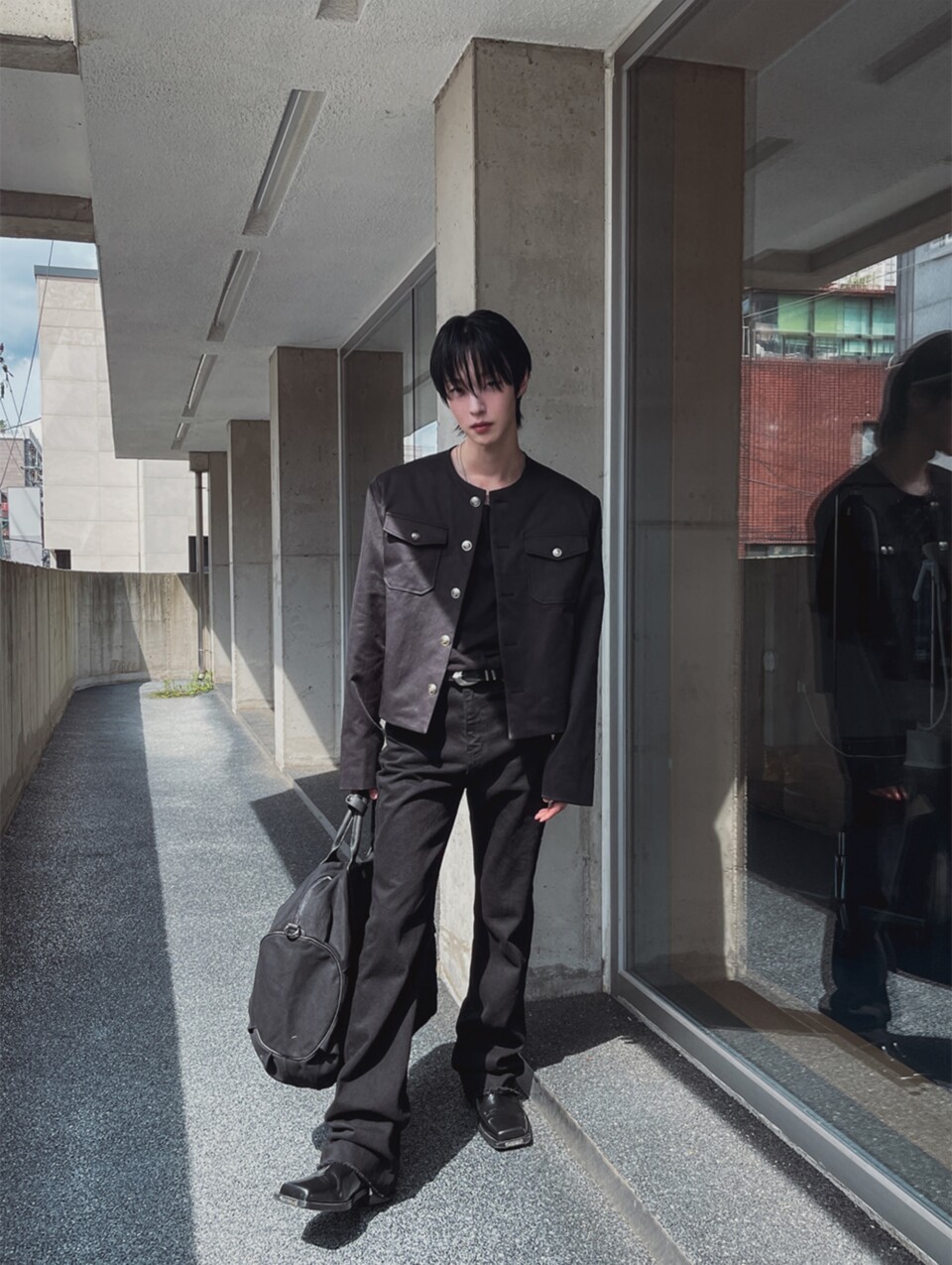 圓領口袋排扣設計短款外套-1