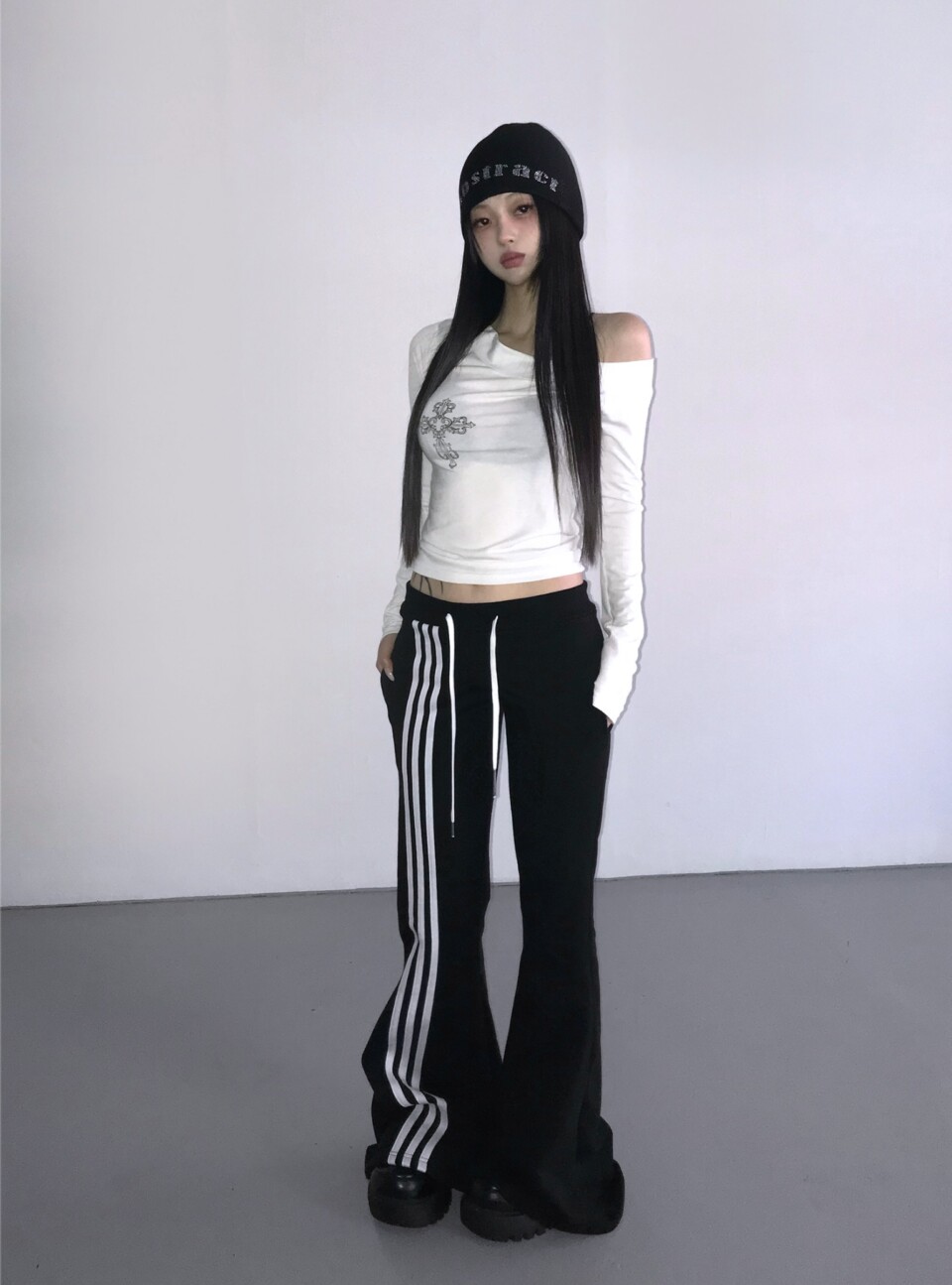 修身側邊線微喇運動褲-1