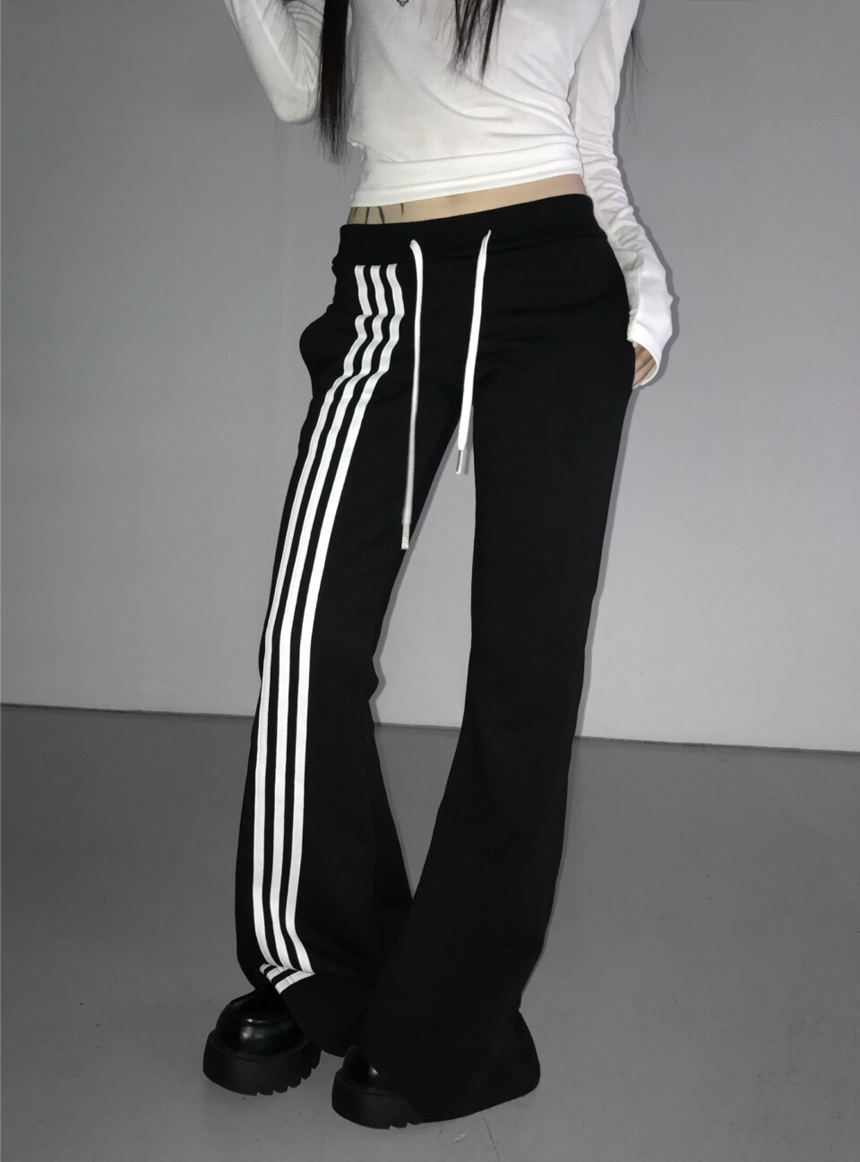 修身側邊線微喇運動褲-3