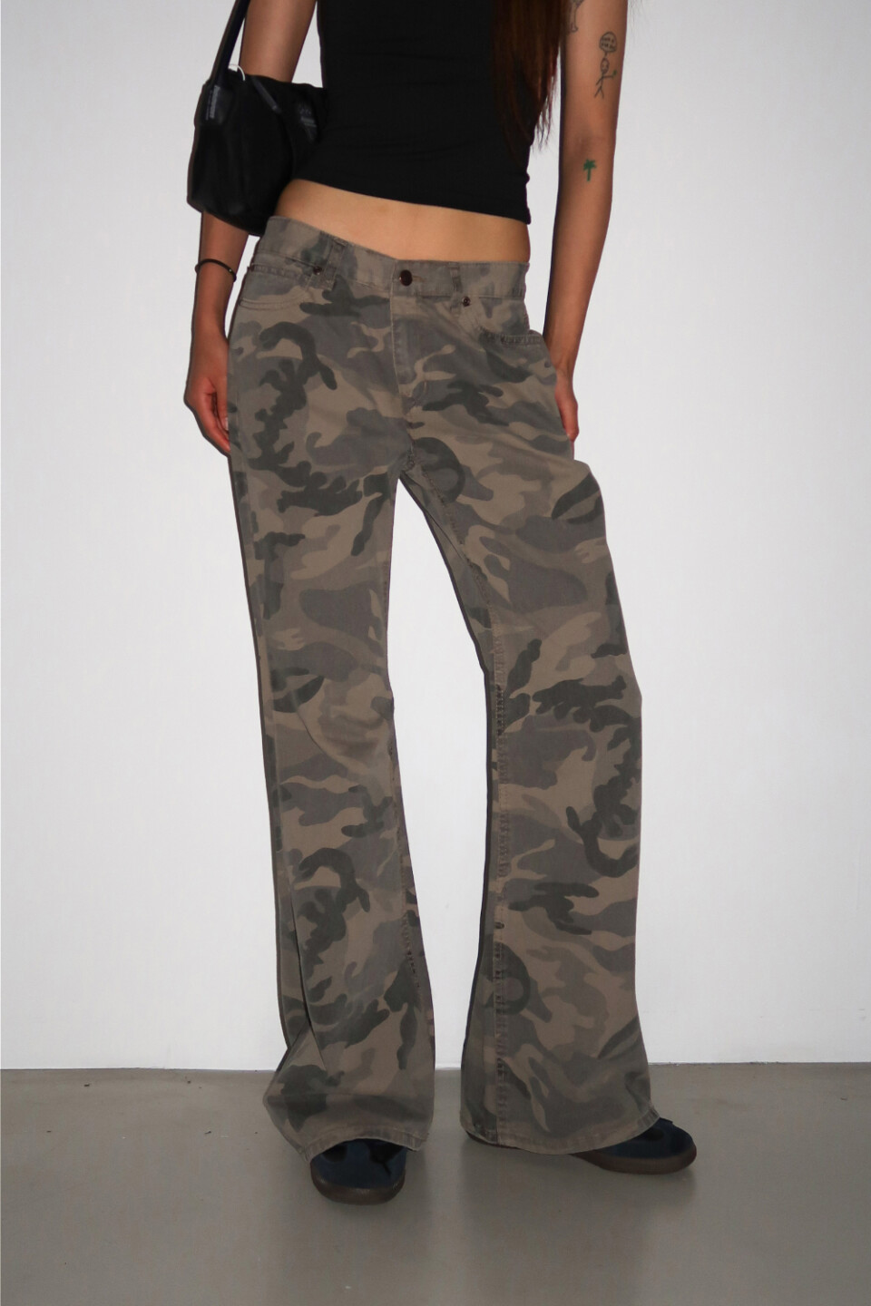 迷彩喇叭長褲-3
