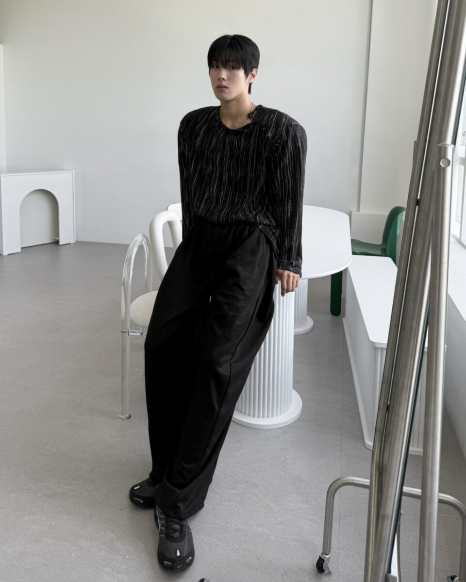 錯位系扣混色條紋寬松T恤