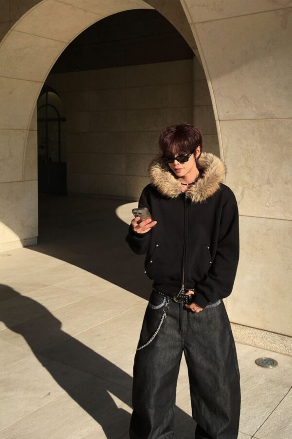 貉毛鉚釘短版連帽拉鍊外套