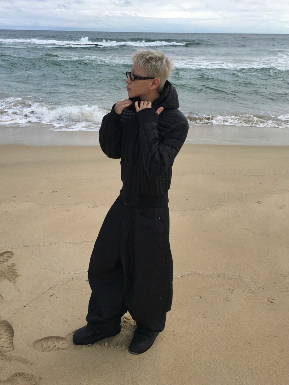 短款壓紋輕薄鴨絨外套