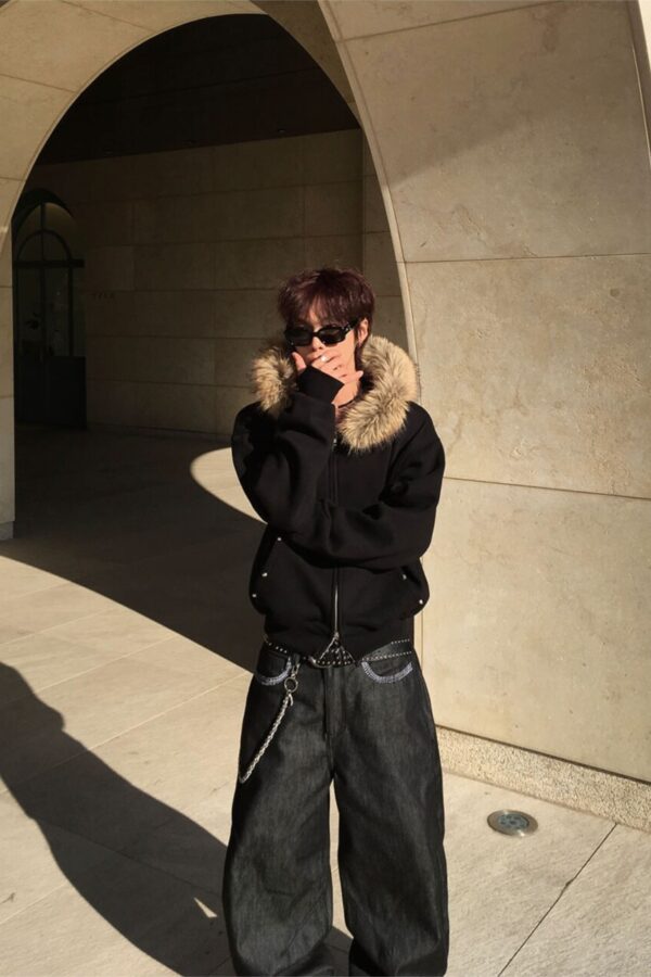 貉毛鉚釘短版連帽拉鍊外套-1