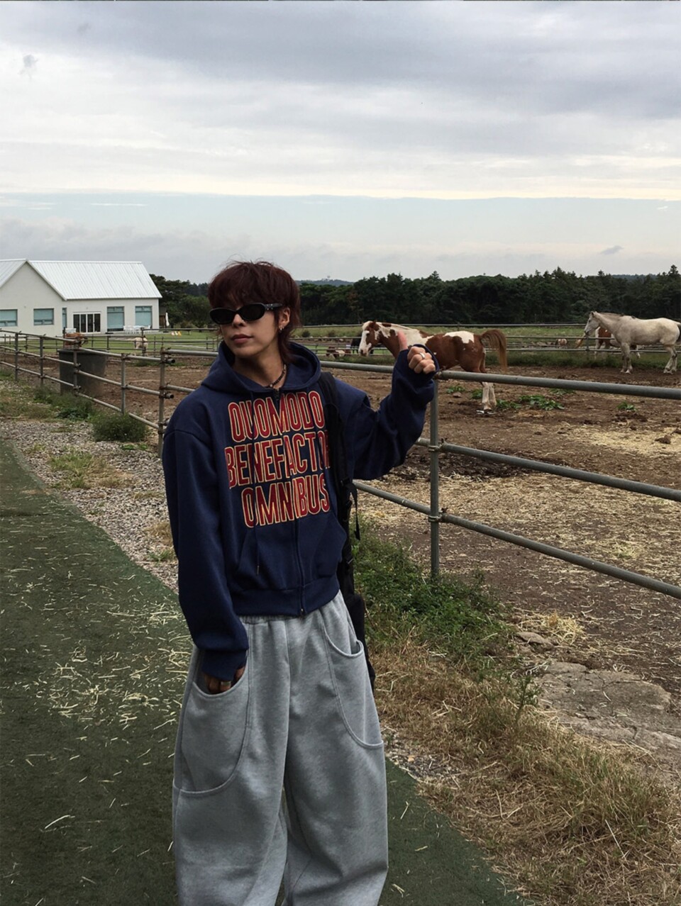 袖套刺繡英文連帽外套:圖片 4