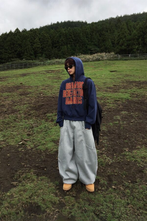 袖套刺繡英文連帽外套