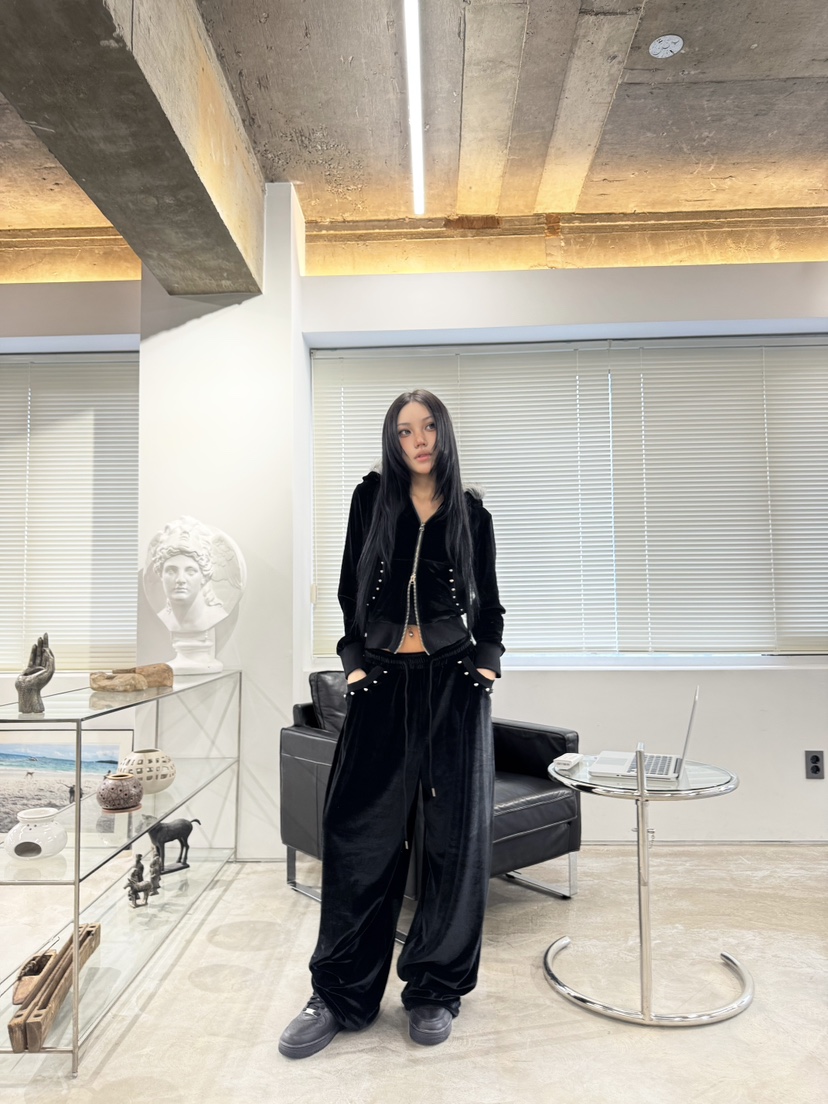 絲絨鉚釘毛領連帽套裝